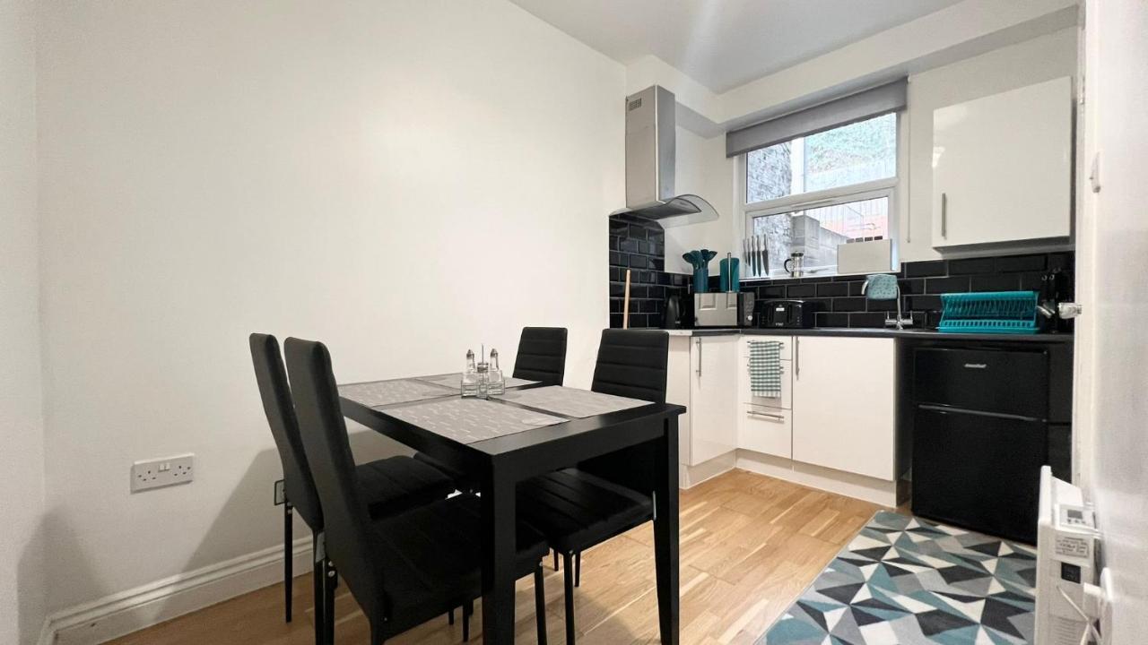 Апартаменти Cosy Private Studio In London Пламстед Екстер'єр фото